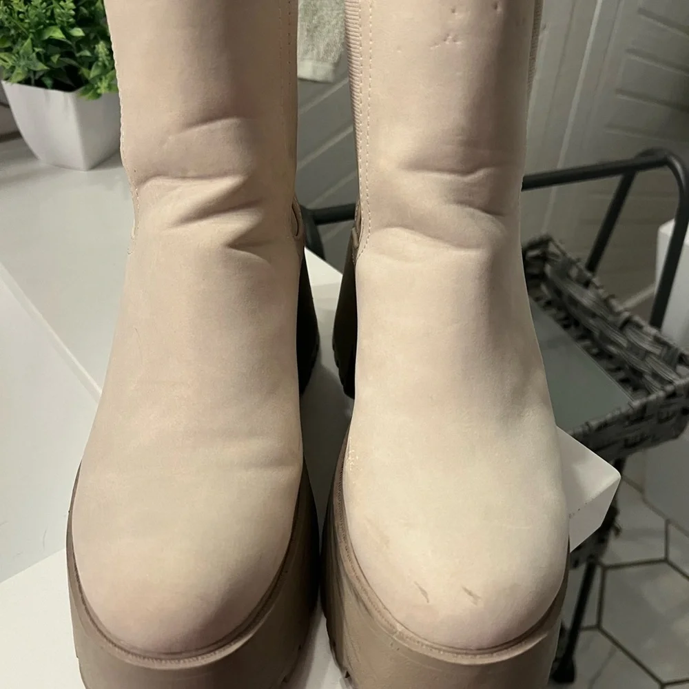 Soda Cream Women's Combat Boots - Picture 1 of 5